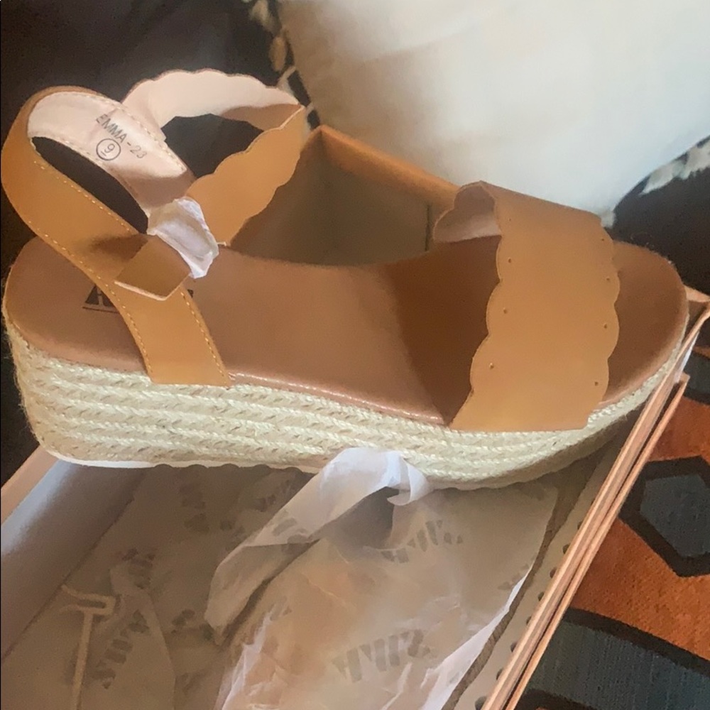 Ladies sandals